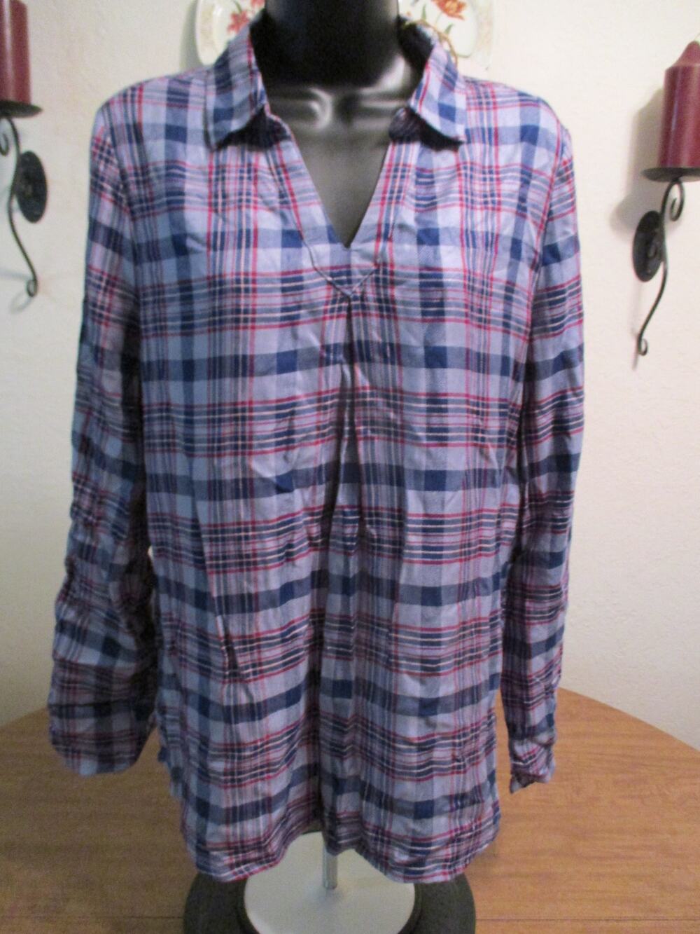 WRANGLER WOMENS BLUE PLAID V NECK LONG SLEEVE SHIRT SIZE M